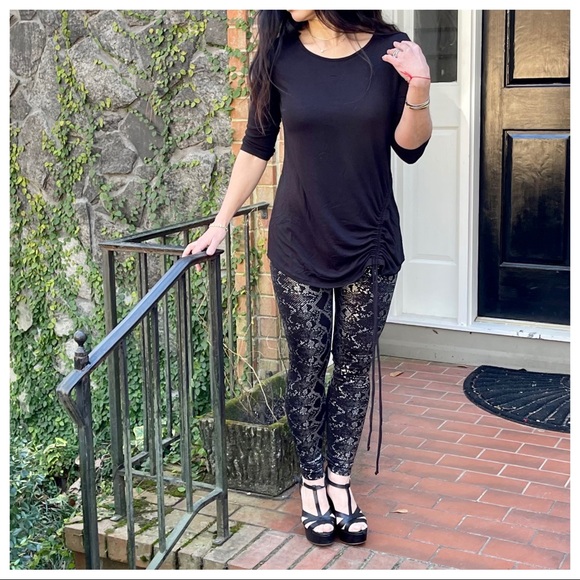 Black snakeskin print best fitting leggings - Picture 8 of 8